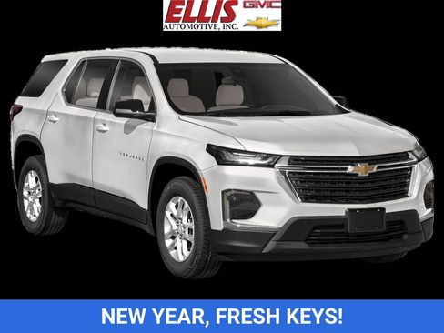 Used 2023 Chevrolet Traverse RS w/ LPO, Floor Liner Package image 42