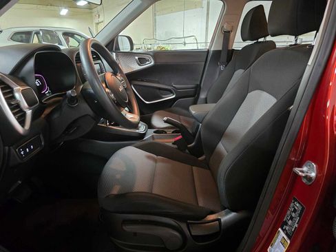 Used 2023 Kia Soul LX image 23