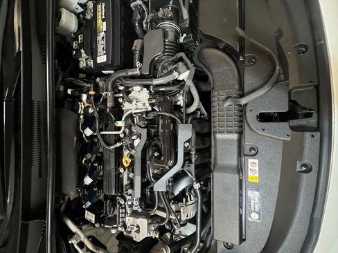 Used 2021 Toyota Corolla SE image 12