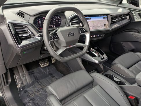 Used 2025 Audi Q4 e-tron Premium Plus w/ Premium Plus image 15