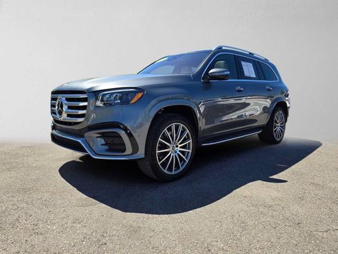 Used 2024 Mercedes-Benz GLS 450 4MATIC image 7