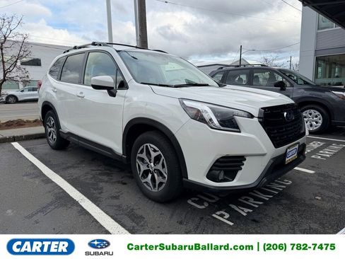 Used 2023 Subaru Forester Premium image 1