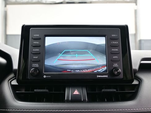 Used 2022 Toyota RAV4 LE AWD/4WD image 17