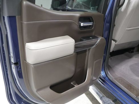 Used 2022 Chevrolet Silverado 1500 LTZ AWD/4WD image 23
