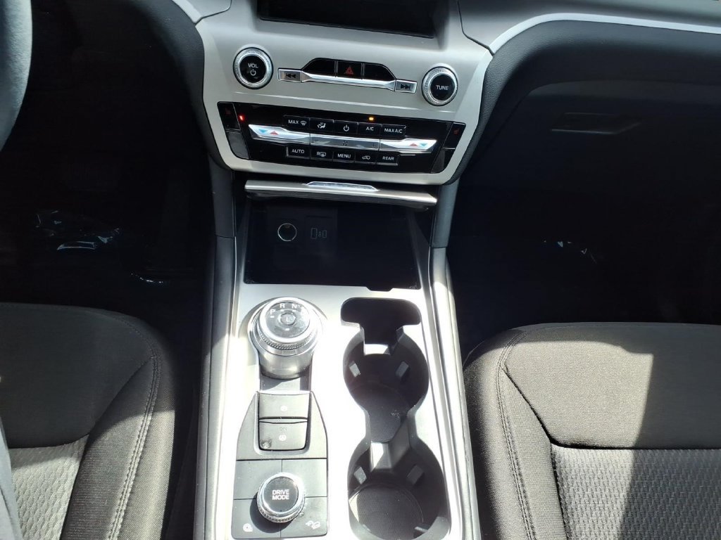 Used 2023 Ford Explorer XLT AWD/4WD image 24