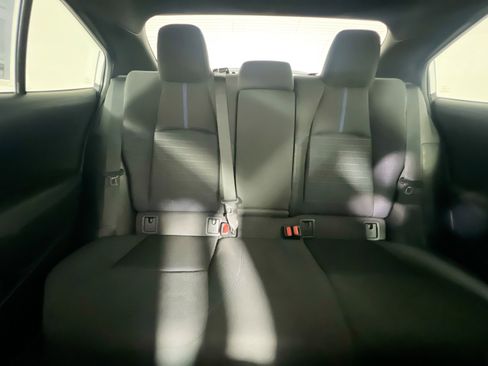 Used 2021 Toyota Corolla SE FWD image 32