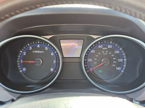 Used 2015 Hyundai Tucson SE image 19