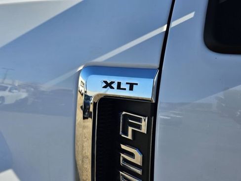 Certified 2022 Ford F250 XLT w/ XLT Premium Package image 29