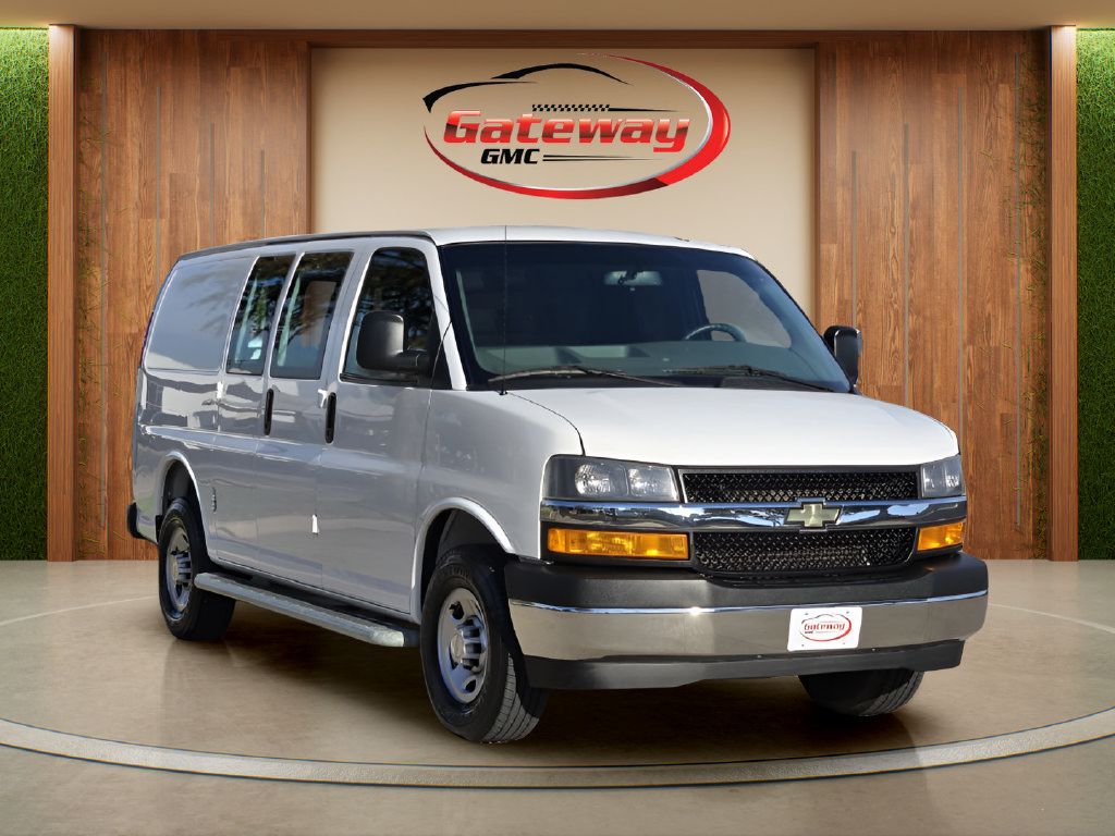 Used 2022 Chevrolet Express 2500 w/ Driver Convenience Package RWD image 3