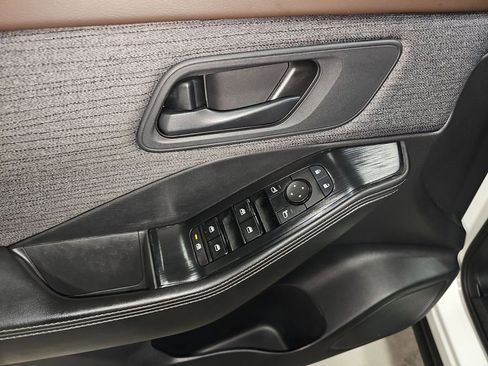 Used 2021 Nissan Rogue S image 30