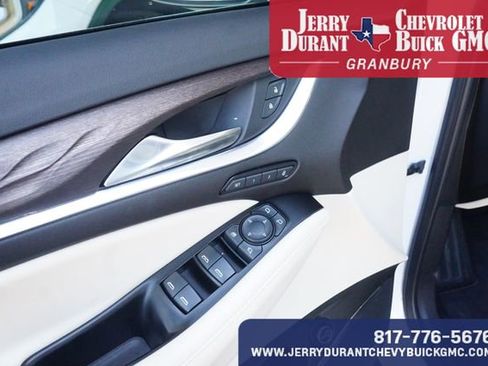 Used 2024 Buick Enclave Avenir w/ Avenir Technology Package image 18