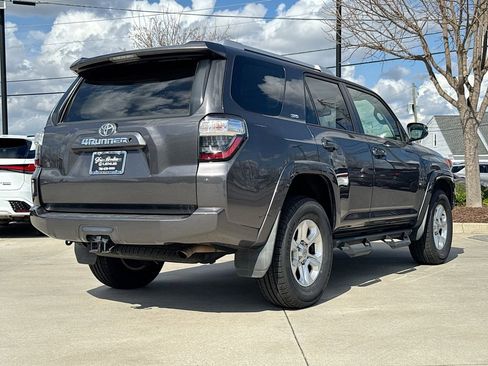 Used 2018 Toyota 4Runner SR5 Premium image 8