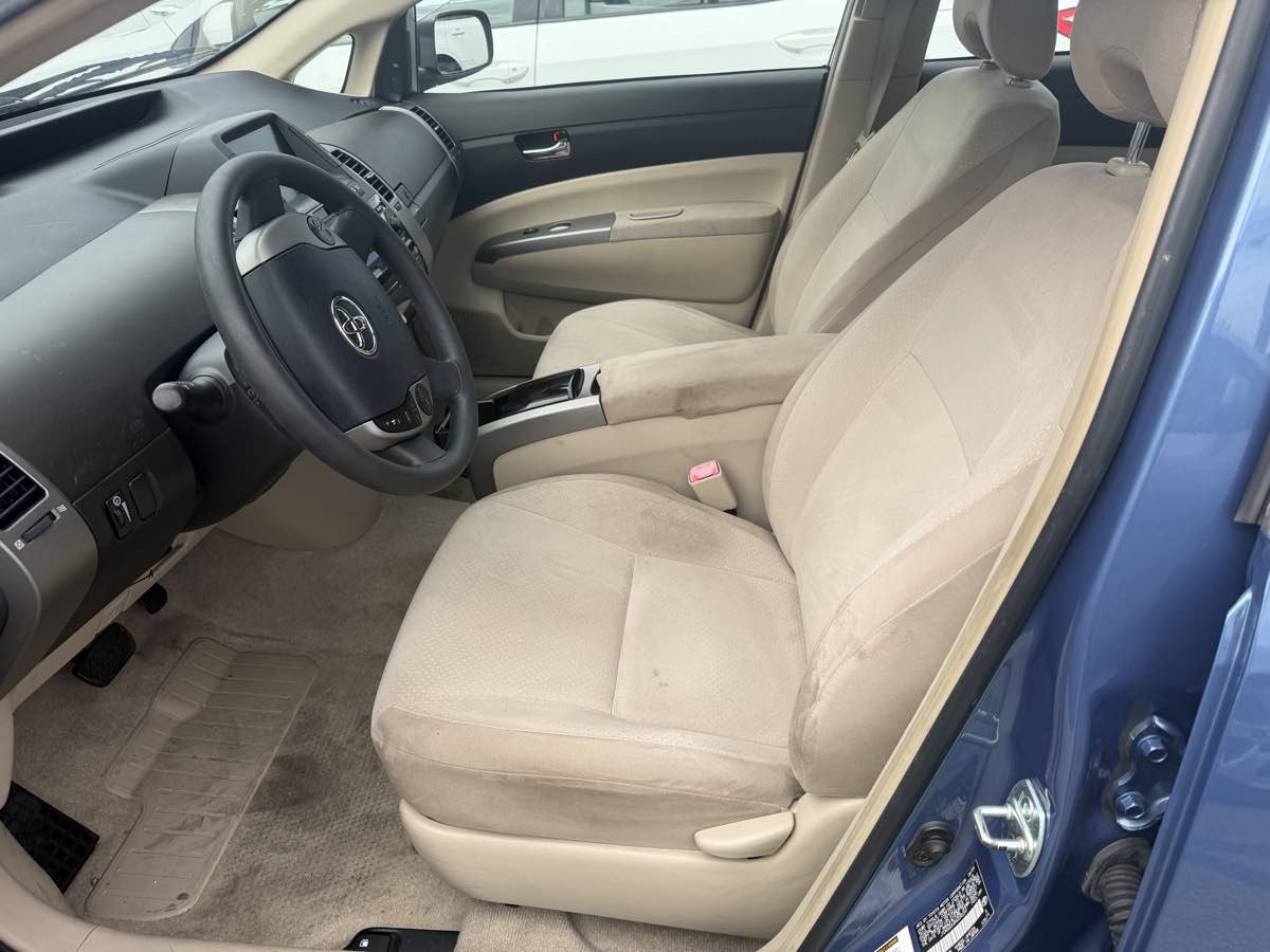 Used 2004 Toyota Prius w/ Pkg 5 FWD image 15