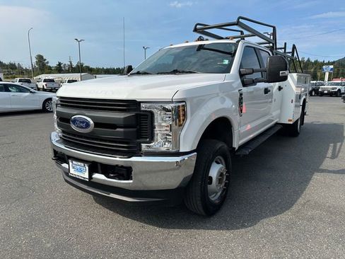 Used 2019 Ford F350 XL w/ Power Equipment Group image 10
