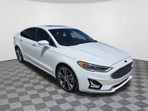 Used 2020 Ford Fusion Titanium FWD image 4