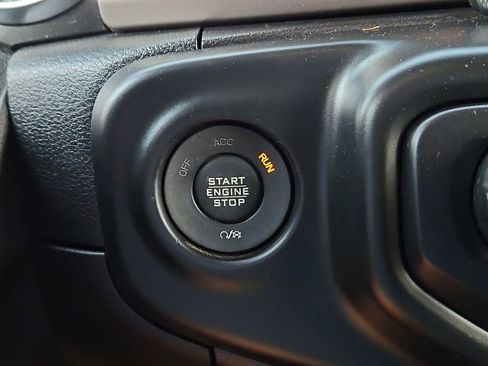 Used 2018 Jeep Wrangler Unlimited Sport AWD/4WD image 25