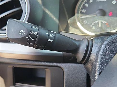 Used 2016 Toyota Tacoma SR5 w/ Towing Package RWD image 14