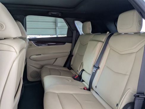 Used 2019 Cadillac XT5 Luxury image 16