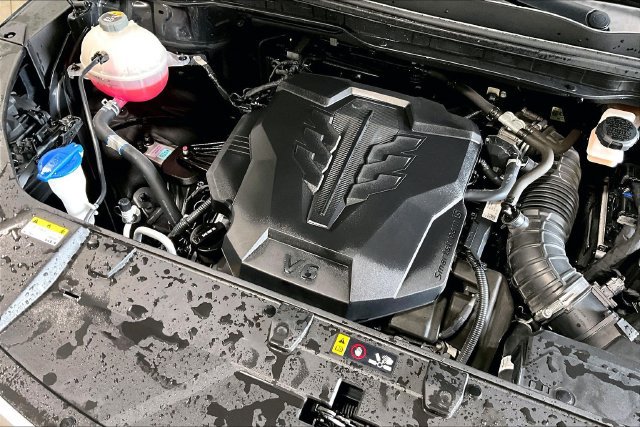 Used 2023 Kia Carnival EX FWD image 31