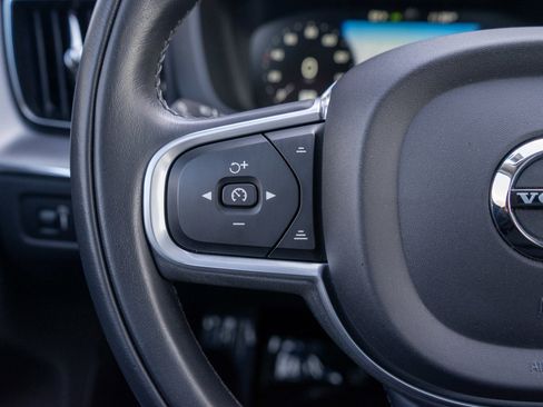 Used 2019 Volvo XC60 T6 Momentum w/ Advanced Package image 26