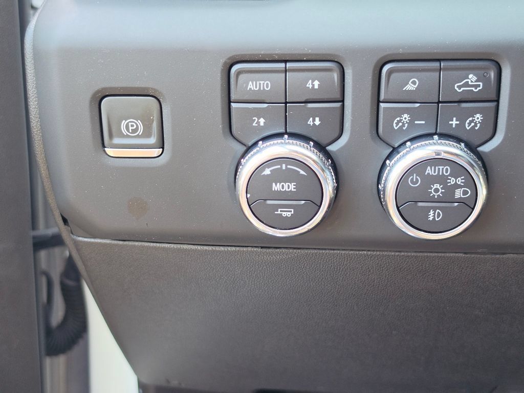 Used 2024 GMC Sierra 2500 AT4 w/ AT4 Preferred Package AWD/4WD image 20