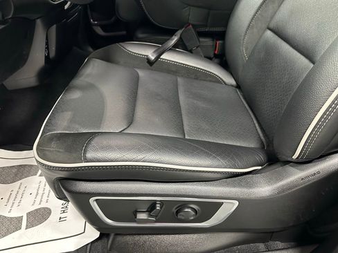 Used 2025 RAM 1500 Laramie image 14