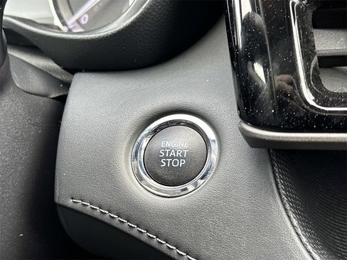 Used 2022 Toyota Highlander XLE image 28