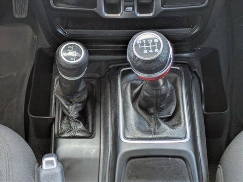 Used 2022 Jeep Wrangler Unlimited Sport AWD/4WD image 12