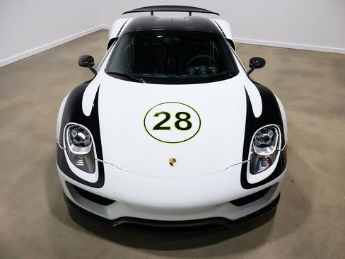 Used 2015 Porsche 918 Spyder image 26