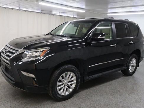 Used 2017 Lexus GX 460 AWD/4WD image 3