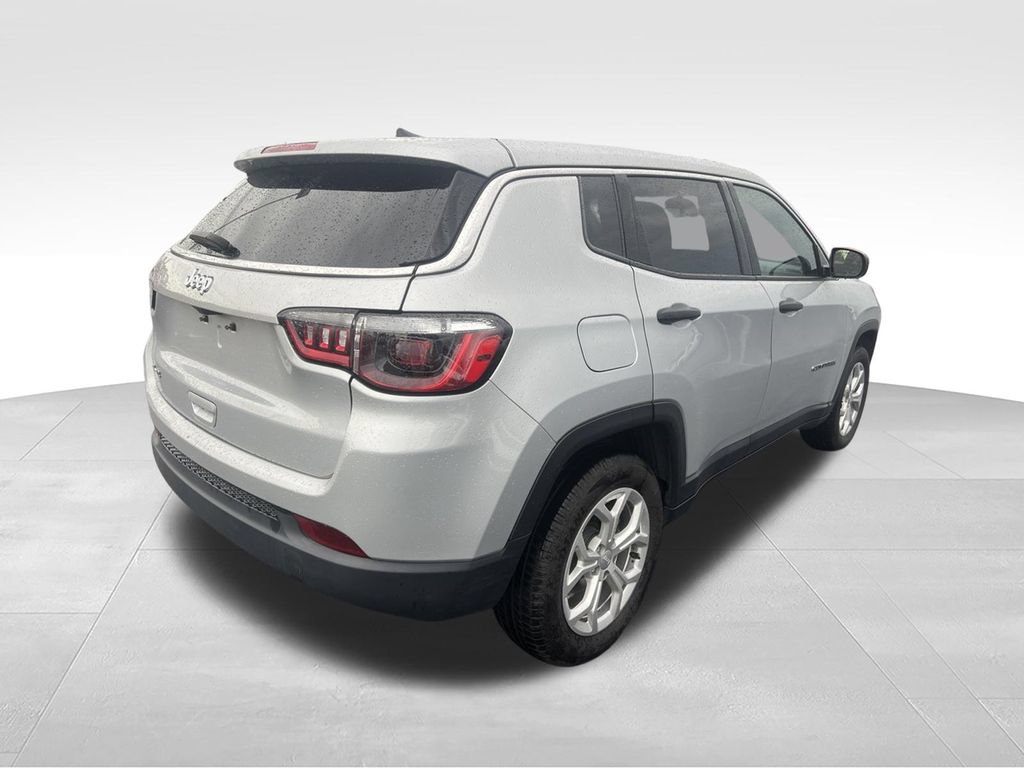 Used 2024 Jeep Compass Sport AWD/4WD image 11