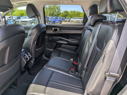 Certified 2024 Kia Sorento S w/ Panoramic Sunroof Package FWD image 18