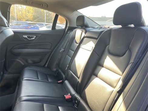 Used 2023 Volvo S60 B5 Core image 23