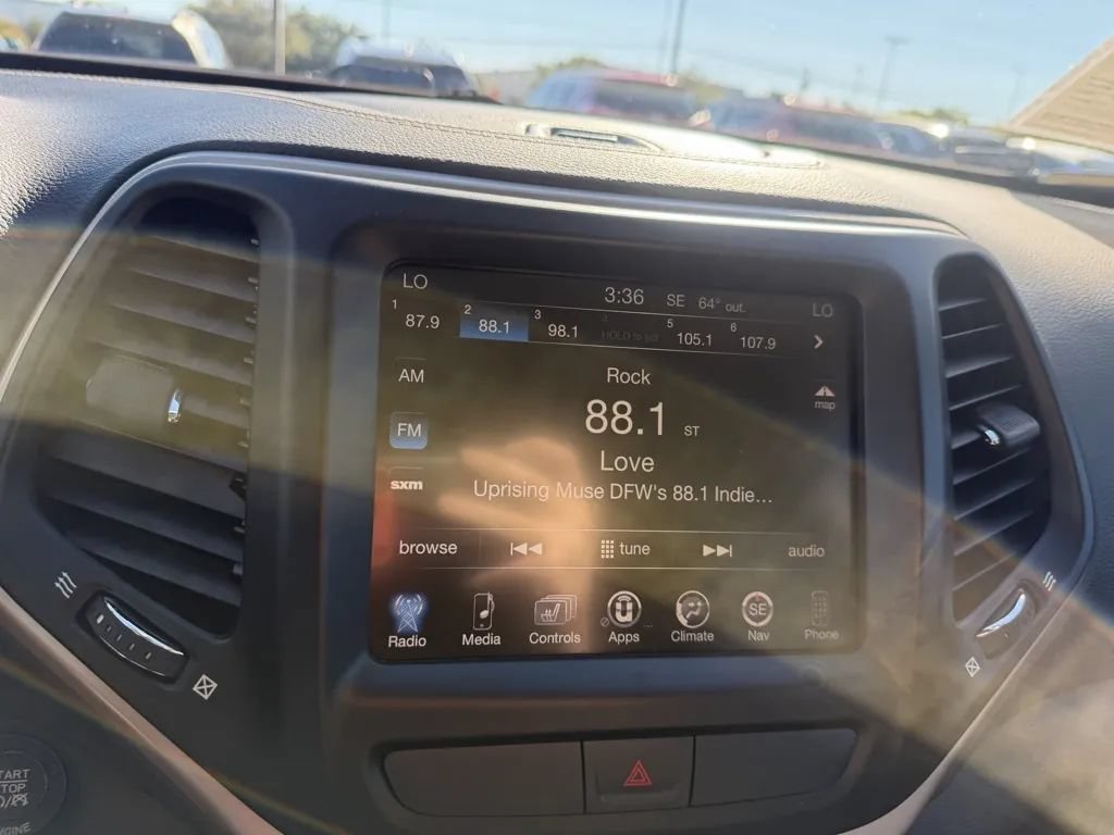 Used 2015 Jeep Cherokee Limited FWD image 19