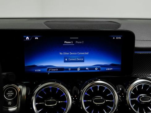 Used 2024 Mercedes-Benz GLB 35 AMG 4MATIC image 30