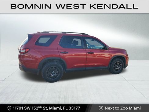 Used 2023 Honda Pilot TrailSport image 8