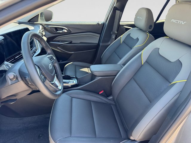 Used 2026 Chevrolet Trax ACTIV FWD image 11