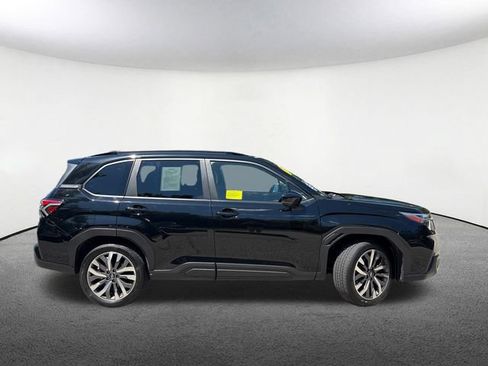Certified 2025 Subaru Forester Touring AWD/4WD image 17