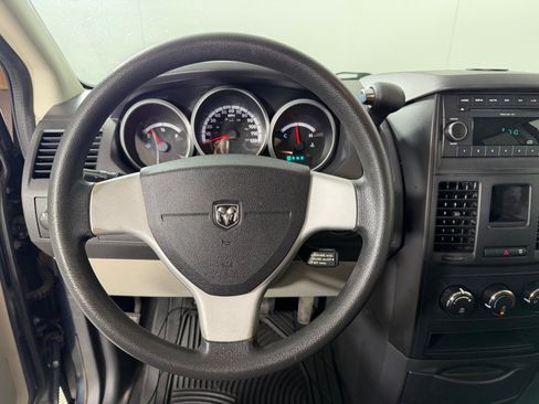 Used 2009 Dodge Grand Caravan SE FWD image 13