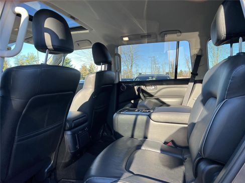 Used 2022 INFINITI QX80 Luxe w/ All-Season Package image 23