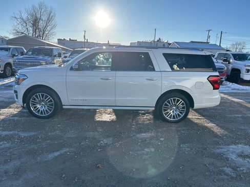 Used 2022 Ford Expedition Max Platinum image 2