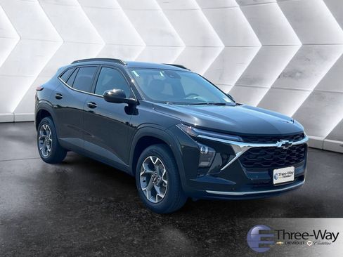 New 2026 Chevrolet Trax LT FWD image 7