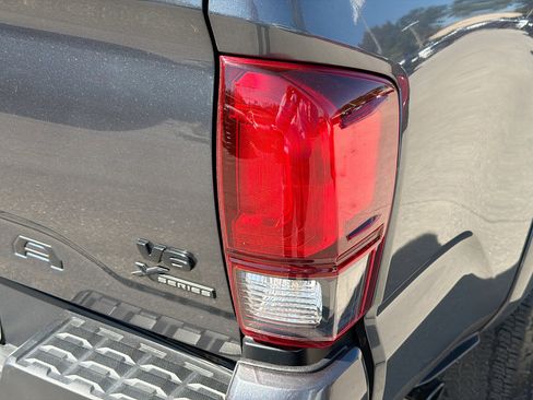 Used 2022 Toyota Tacoma SR5 image 10