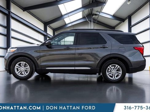 Used 2020 Ford Explorer XLT w/ Equipment Group 202A AWD/4WD image 3