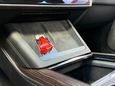 Used 2022 Tesla Model S AWD/4WD image 22