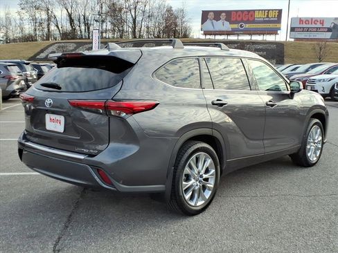 Certified 2021 Toyota Highlander Limited image 4