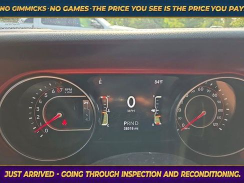 Used 2022 Jeep Gladiator Rubicon w/ LED Lighting Group AWD/4WD image 19