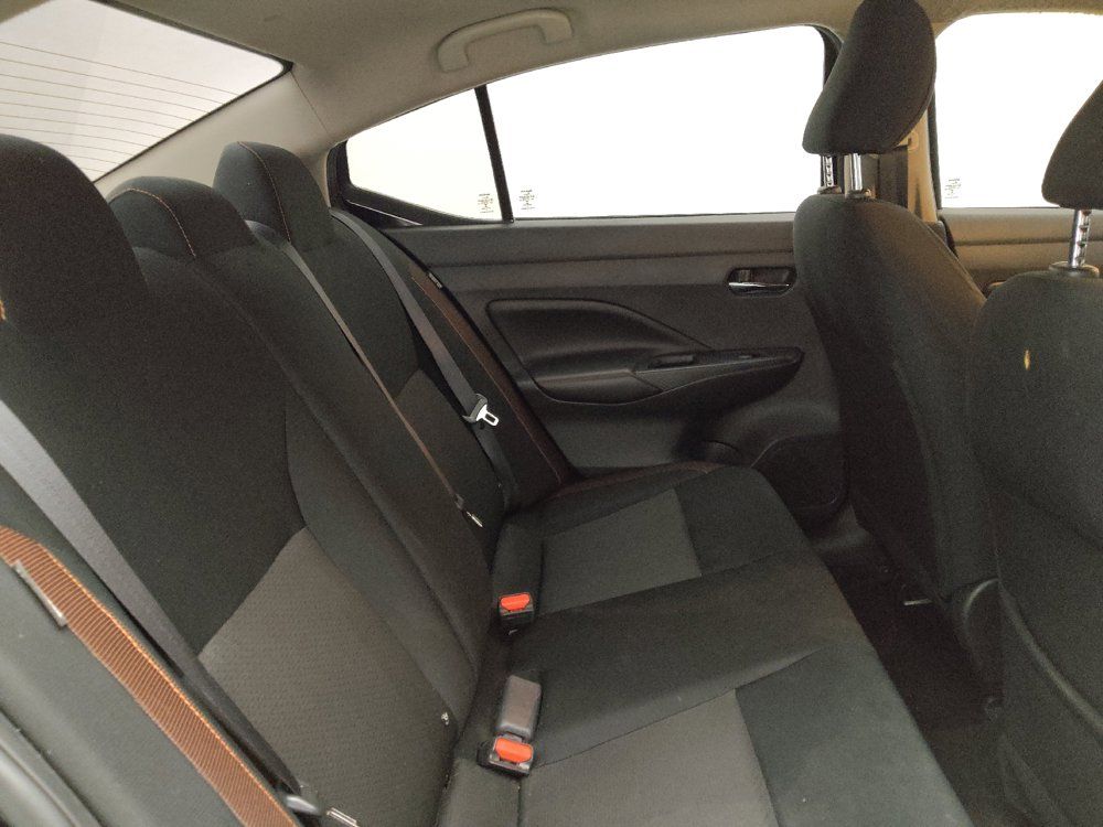 Used 2022 Nissan Versa SR FWD image 19
