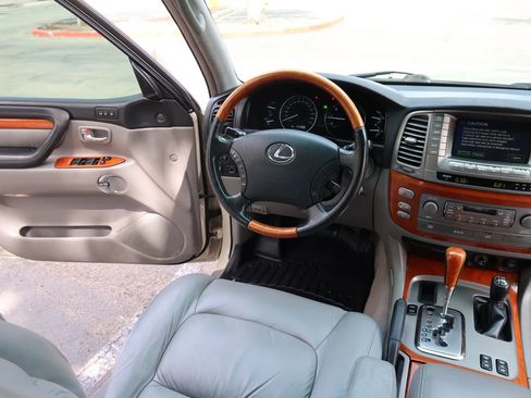 Used 2006 Lexus LX 470 4WD image 30