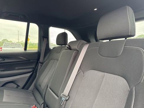 Used 2025 Jeep Grand Cherokee Laredo X w/ Luxury Tech Group I AWD/4WD image 26